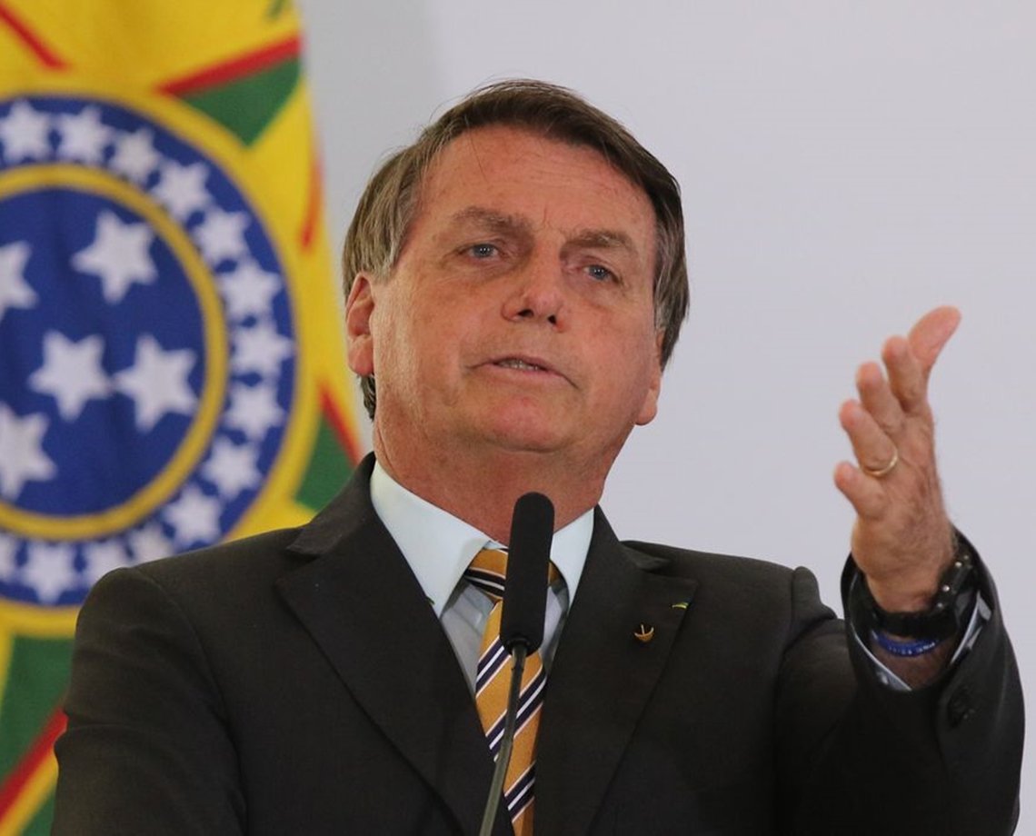 Gasolina vai subir de novo e Bolsonaro afirma que governo não interferirá no preço de combustíveis