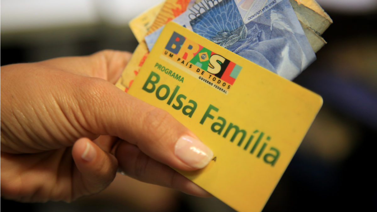 Após 18 anos, Bolsa Família faz seu último pagamento nesta sexta-feira