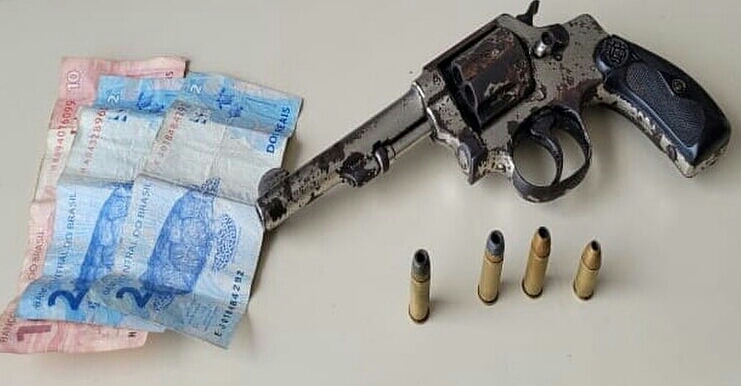 Policiais do Quarto Batalhão frustram assalto e realizam prisão em flagrante delito por porte ilegal de arma de fogo