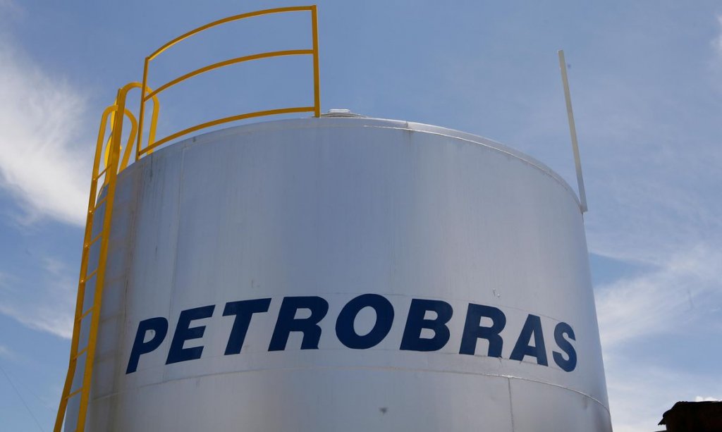 Petrobras anuncia reajustes de 7,2% nos preços da gasolina e gás de cozinha