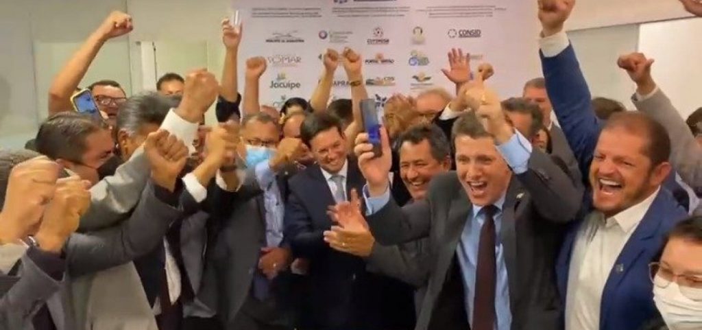 Prefeitos comemoram parcelamento de dívida previdenciária; ganho será de R$ 5,6 bi