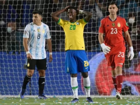 Brasil domina com ataque jovem, mas empata com a Argentina fora de casa