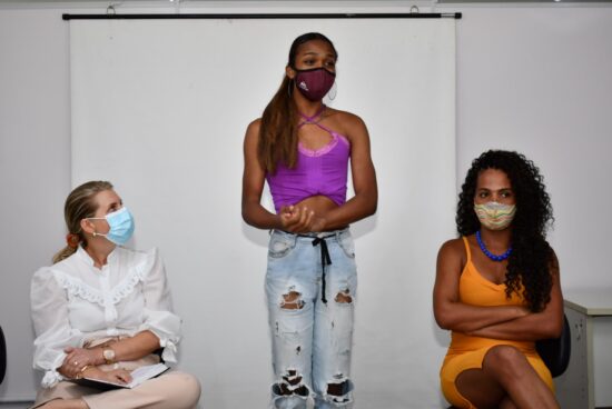 Mês Violeta: “Hormonização e construção da identidade trans” é tema de ação voltada para comunidade transgênero promovida pela Prefeitura de Alagoinhas