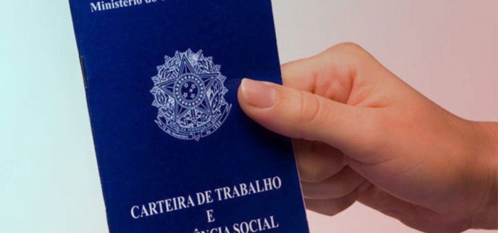 Nova reforma trabalhista propõe trabalho aos domingos e proíbe motorista de app na CLT