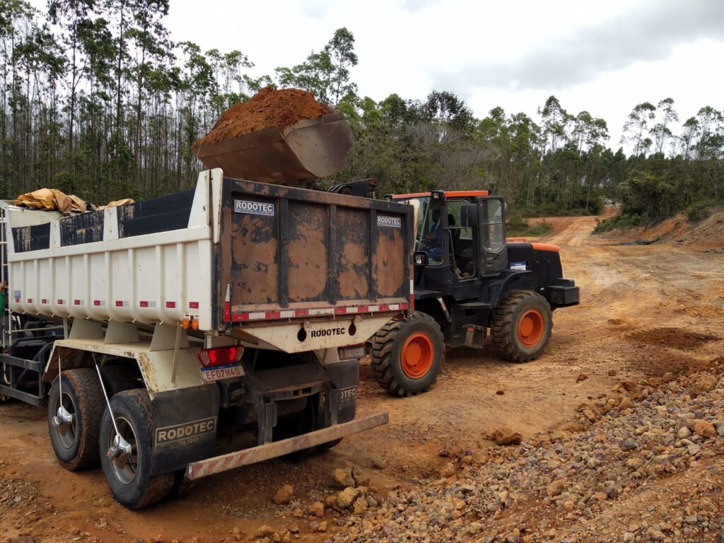 Prefeitura de Alagoinhas recupera mais de 170 km de estradas vicinais
