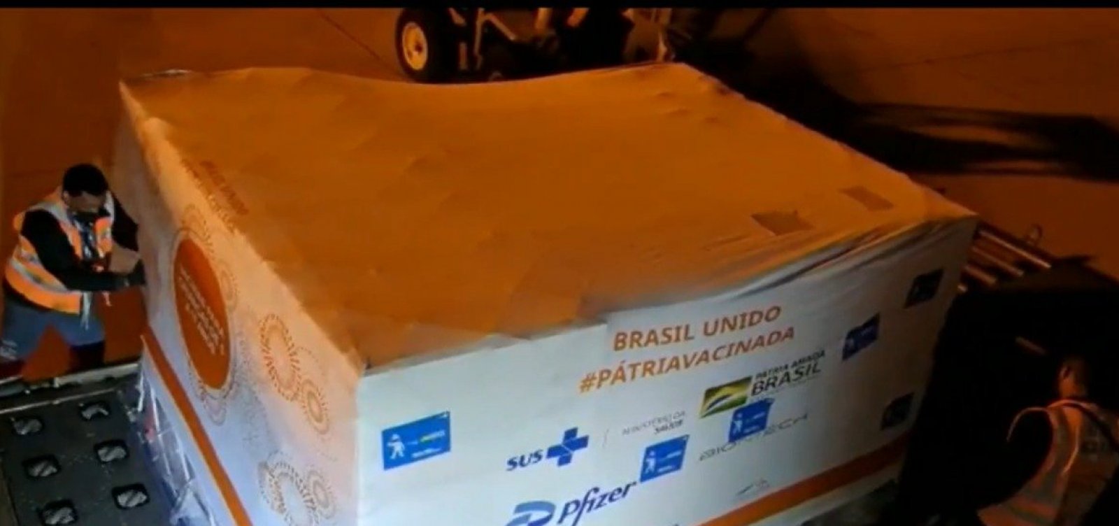 Brasil recebe primeiro lote de vacinas pediátricas contra Covid-19