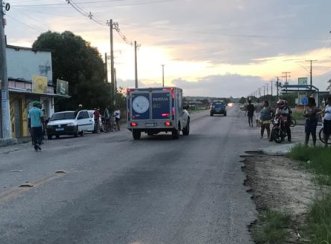 Irará: Mulher morre atropelada após se jogar na frente de veículo