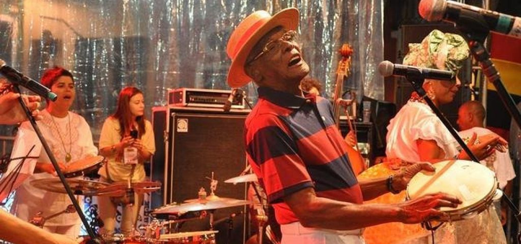 Aos 93 anos, morre o instrumentista Mestre Cacau do Pandeiro