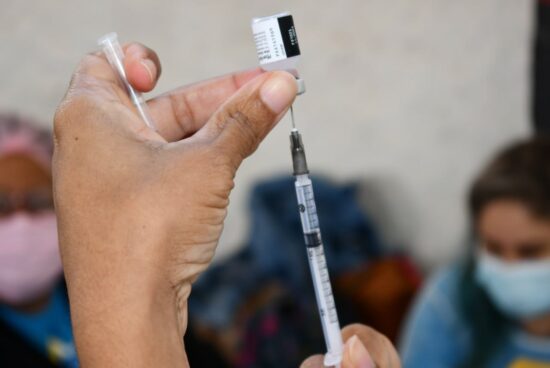 Nesta segunda (28) haverá vacinaço de segunda dose para pessoas com 12 anos ou mais em Alagoinhas