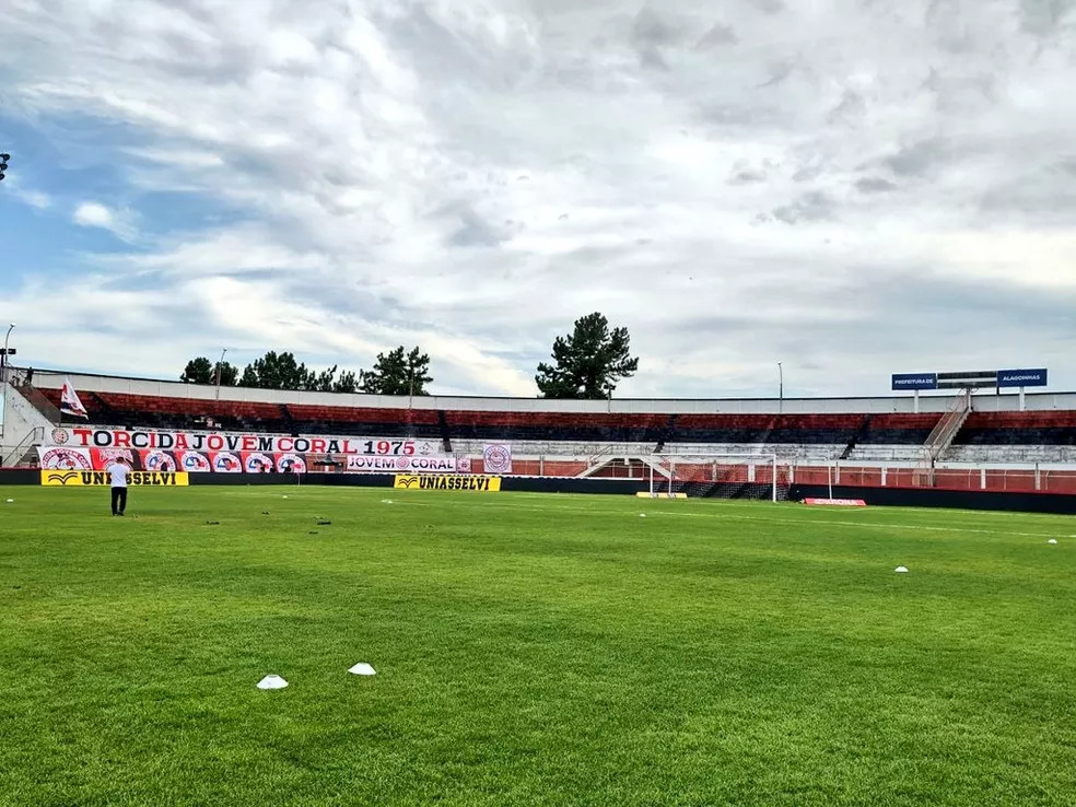 Com vantagem do empate a seu favor, Atlético de Alagoinhas recebe o Bahia de Feira para voltar à final do Baiano
