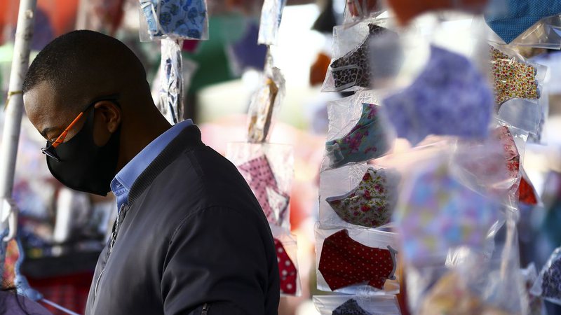 Bahia pode suspender o uso de máscara nos próximos dias, diz govenador; entenda
