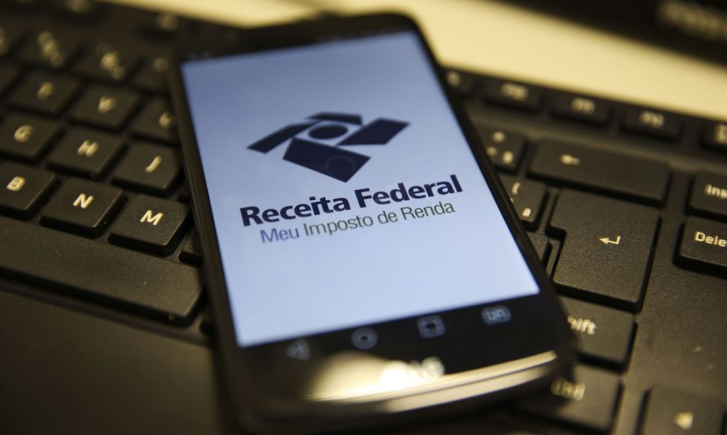 Contribuintes começam a receber declaração pré-preenchida do IR