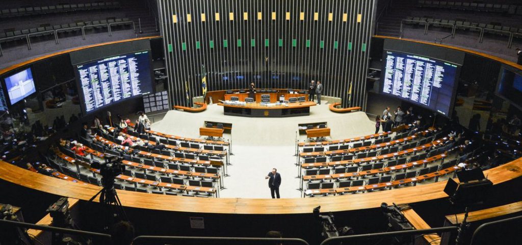 PP, PL e Republicanos são os partidos que mais ganharam deputados com a janela partidária
