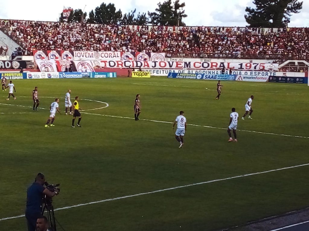 Atlético de Alagoinhas e Jacuipense empatam no primeiro jogo da final do Baianão