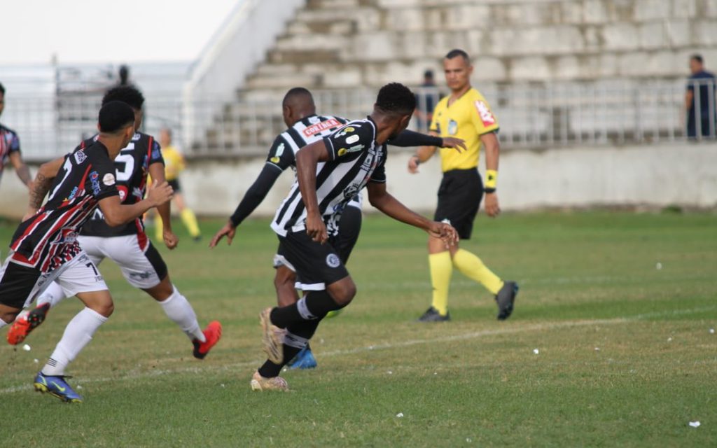 Com gol no fim, ASA vence o Atlético de Alagoinhas na estreia da Série D: 1 a 0