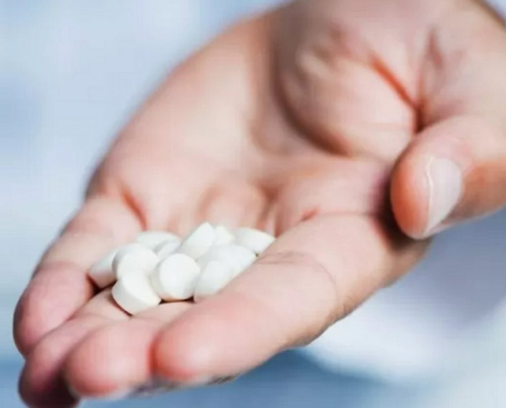 OMS recomenda antiviral da Pfizer para tratar Covid-19 em pacientes com sintomas leves