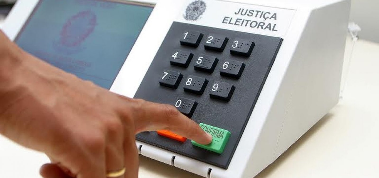 Datafolha: 73% dos brasileiros confiam nas urnas eletrônicas