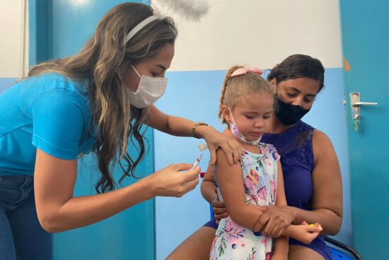 Mais de mil pessoas foram vacinadas em Alagoinhas durante o dia D de Imunização contra Influenza e Sarampo