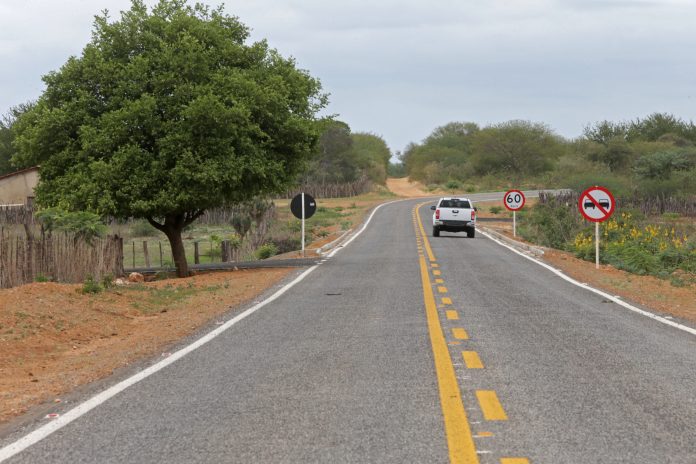 Governo da Bahia vai recuperar mais 665 quilômetros de rodovias em todo o estado