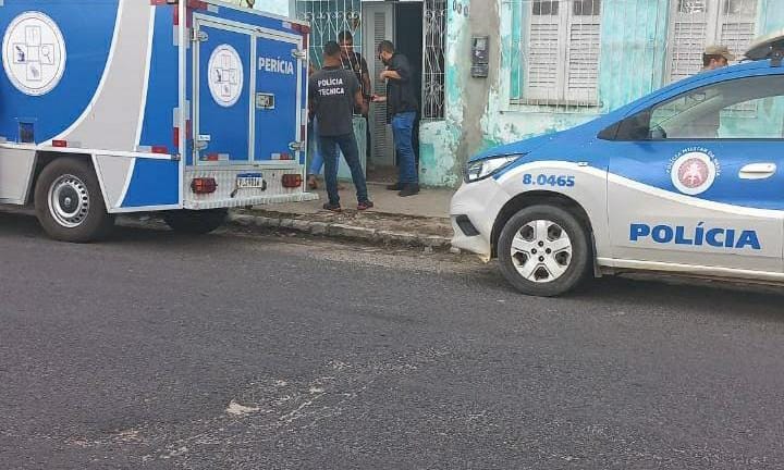 Mulher é encontrada morta dentro de residência no 2 de julho em Alagoinhas