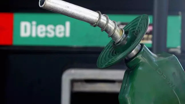 Petrobras anuncia aumento de R$ 0,40 no preço do diesel nas refinarias