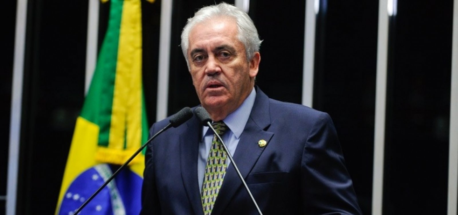 Após cirurgia por causa de cálculo renal, senador Otto Alencar recebe alta hospitalar em Salvador