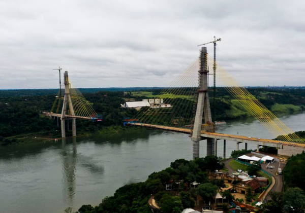 Segunda ponte entre Brasil e Paraguai chega a 84% de conclusão
