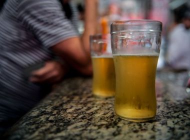 Beber uma cerveja por dia pode fazer bem para o intestino, diz estudo