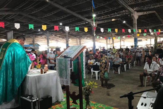 Alagoinhas: Emoção marca retomada das missas em louvor à Santo Antônio na Central de Abastecimento