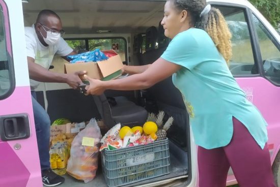 Prefeitura de Alagoinhas faz mais uma entrega de frutas, verduras e proteínas a lares de idosos do Município