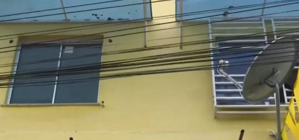 Menino de 5 anos cai de janela em Itabuna e passa por cirurgia no crânio