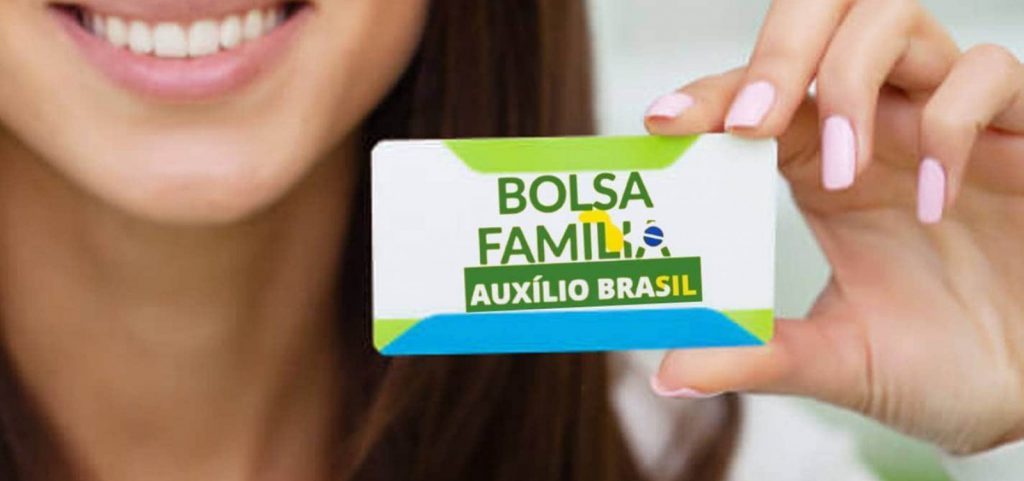 Governo vai gastar R$ 93 milhões para substituir marca do Bolsa Família em cartões