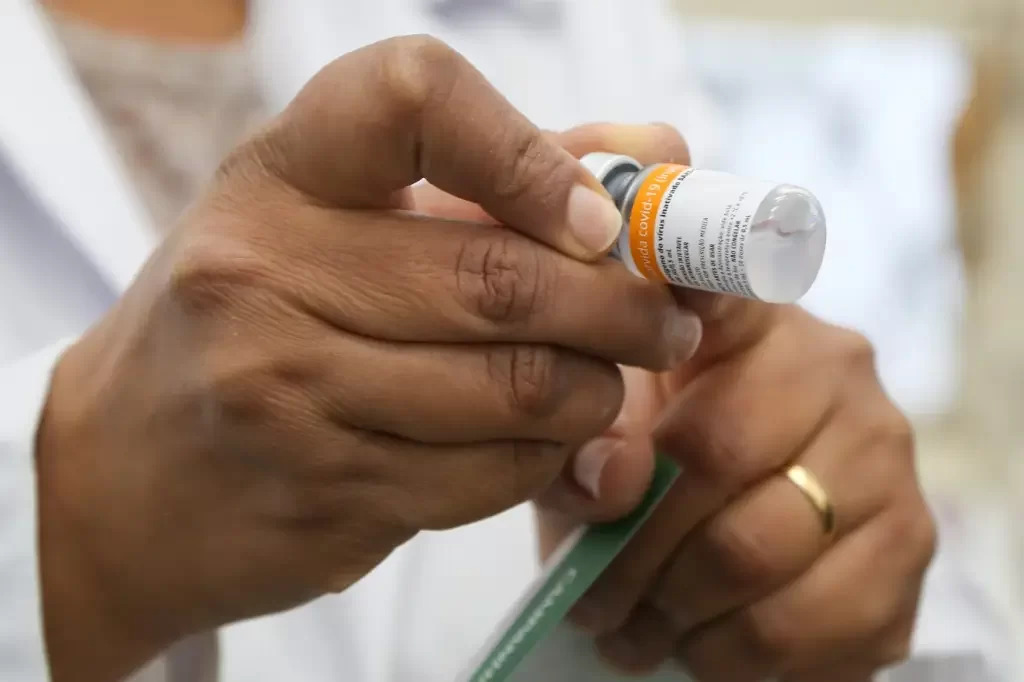 Anvisa decide nesta quarta (13) se aprova CoronaVac para crianças de 3 a 5 anos