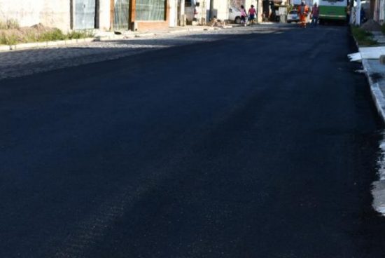 Alagoinhas: Rua Procópio da Silva, no Teresópolis, recebe obra de recapeamento asfáltico