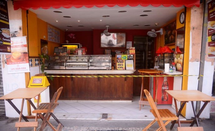 Com inflação em alta, brasileiro troca refeição por lanche, aponta estudo