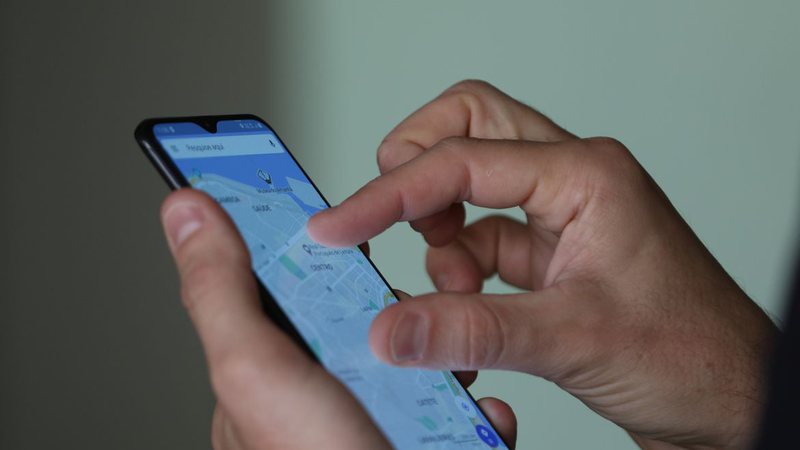 Além de combustíveis e energia, conta de celular também terá desconto, diz ministro