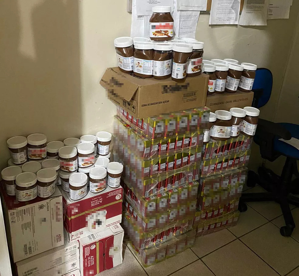 Mulheres são presas após furtarem R$ 18 mil em azeite de oliva e creme de avelã em supermercado na Bahia