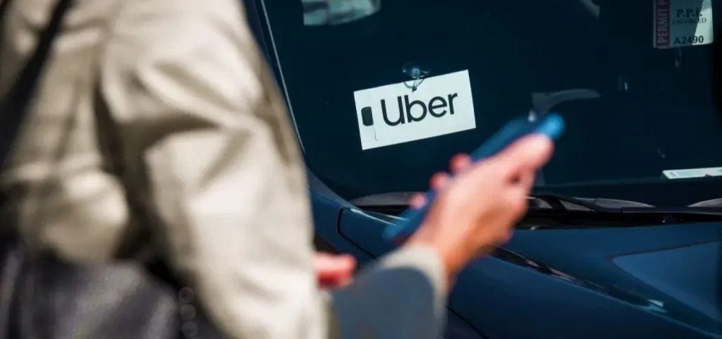 Senador apresenta PL que prevê auxílio gasolina a motorista de app