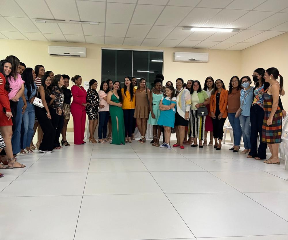 Ludmilla recebe apoio de mulheres e Pretende criar centro de acolhimento