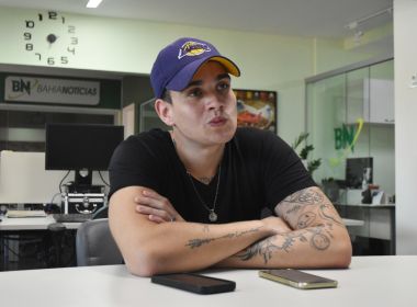 ‘Minha mãe me travou de cantar’, conta Rafa Almeida, filho de Solange
