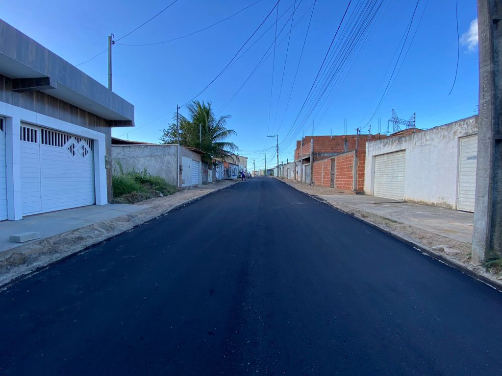Asfalto chega a mais quatro ruas de Alagoinhas