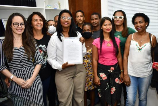 REURB: Prefeitura de Alagoinhas protocola certidões para emissão de escrituras da Avenida da Leste