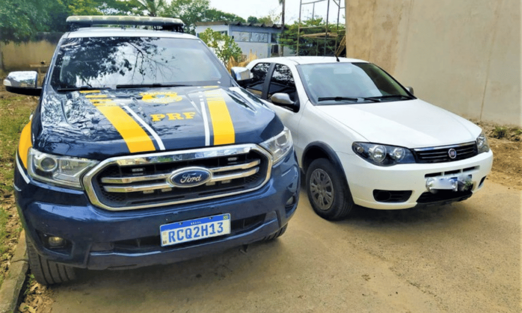 Homem é preso com carro roubado durante fiscalização no sul da Bahia