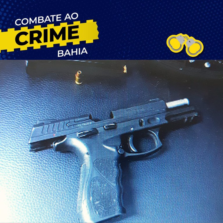 Pistola e munições são apreendidas dentro de carro em Alagoinhas