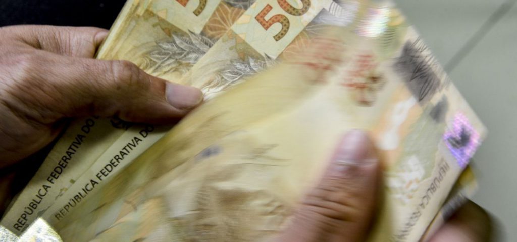 Salário mínimo ideal para uma família é de R$ 6.298,91, diz Dieese