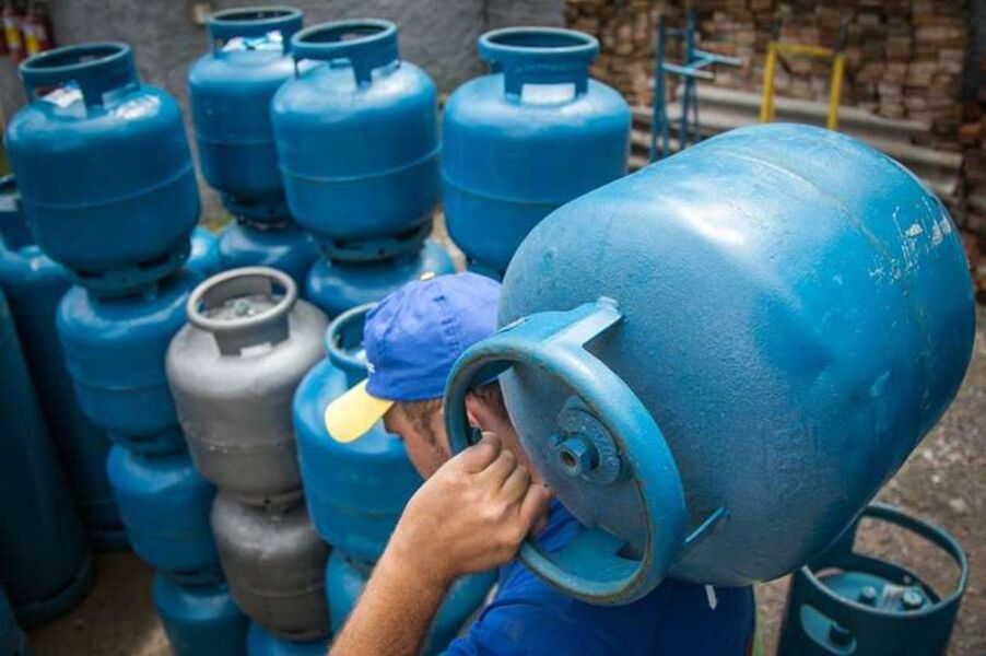 Gás de cozinha fica 6,1% mais barato na Bahia a partir desta quinta