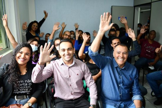 Prefeito Joaquim Neto dá posse a 19 novos servidore