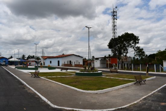 Com recursos próprios da Prefeitura, praça e pavimentações são inauguradas na Calu