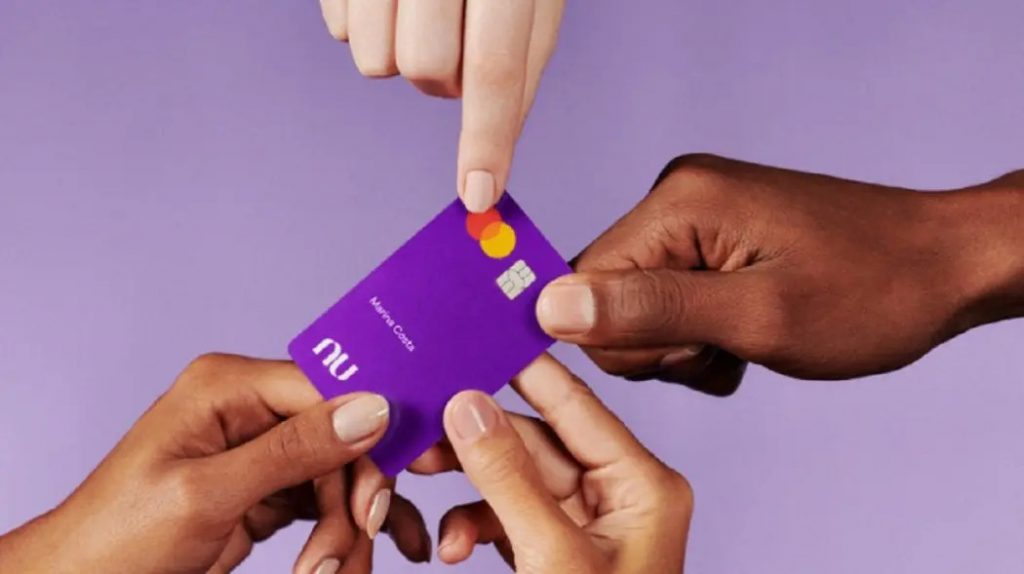 App do Nubank tem instabilidade e serviços fora do ar; clientes reclamam