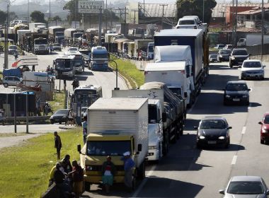 Governo promete benefício extra de até R$ 500 a taxistas em meio à campanha eleitoral